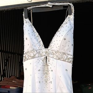 SMITTEN Halter Hollow Out Sleeveless Sequin Detail Mermaid Wedding Dress Sz 10